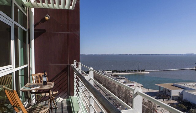 RENT4REST LISBON PARQUE DAS NAÇÕES 17TH FLOOR RIVER VIEW
