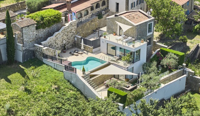 Residence Monte near Umag for 8+2 people with heated infinity pool, spa & play room