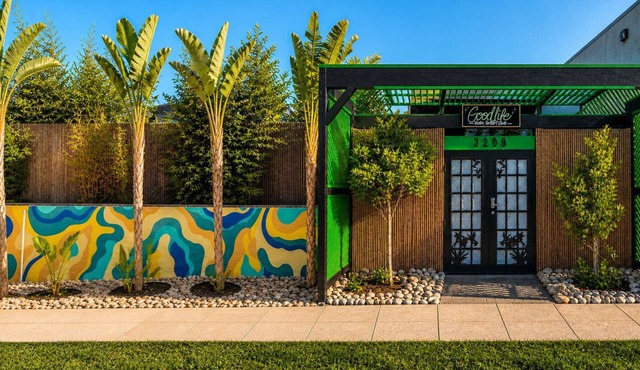Resort: 34 BRs, 95 Beds & 5 Stunning Event Spaces