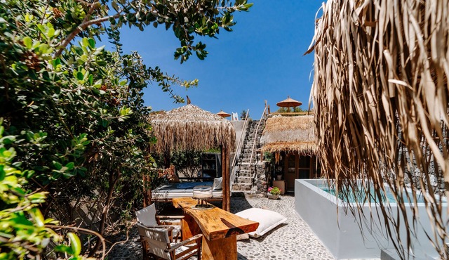 Rock Villas - Emporio | Pool, Jacuzzi, Castle View