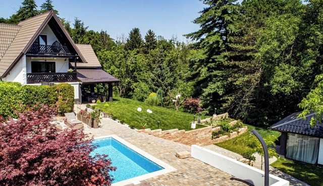 Romantic home with jacuzzi and pool on the hills of Varaždin Breg.