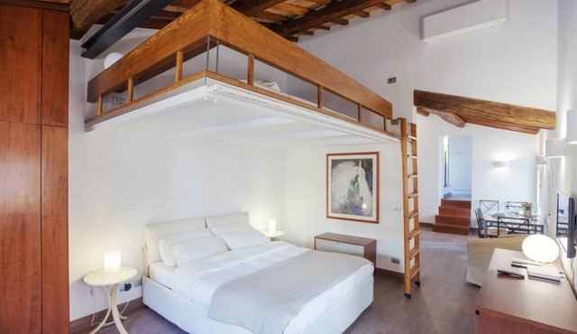 Rome, Piazza Navona, characteristic apartment for 5 people