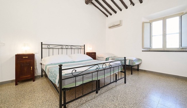 Room 'Camera 2 - Del Ponti' with Shared Garden, Wi-Fi and Air Conditioning