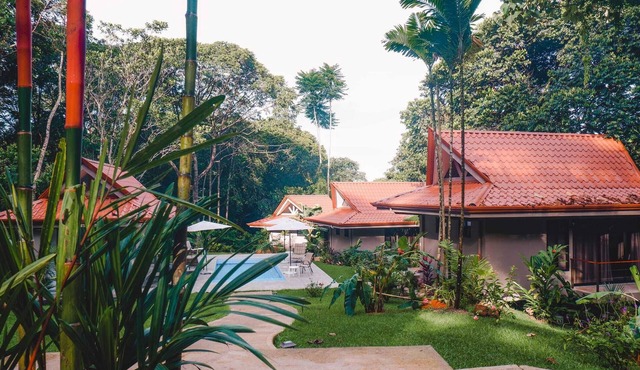 Royal Sabitha, Private Luxury Jungle Oasis w/pool & yoga deck! 5min from Surf! Dominical
