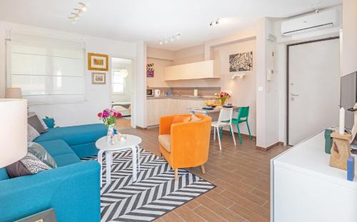 RozART - Riverside Apartment with free parking -15 min to Old town