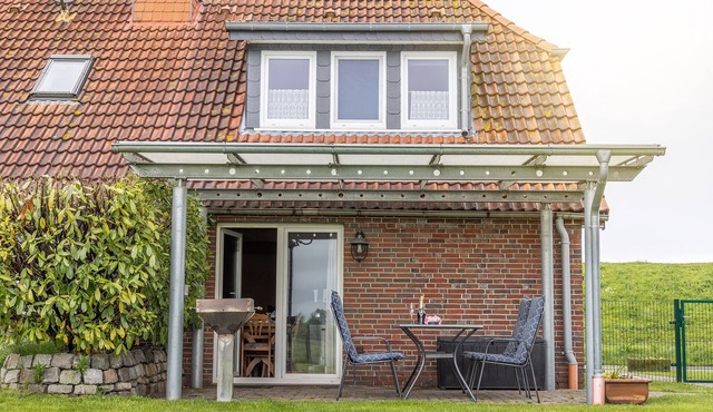 Run traditional house and historic site: The cozy and newly renovated