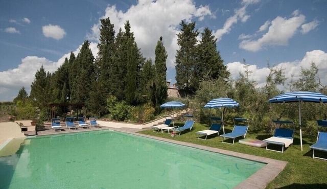 San Gimignano villa with pool, 5 rooms en suite, A/C, wi-fi, panoramic view