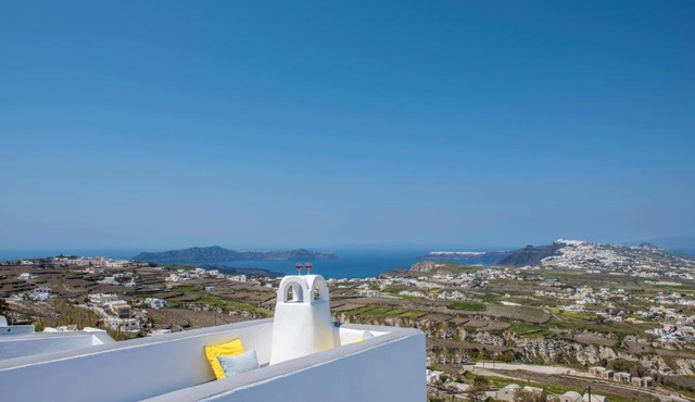 Santorini 180 Degrees