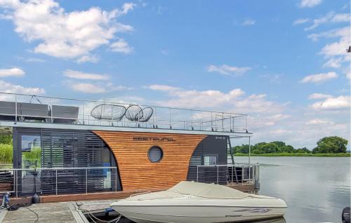 Schwimmendes Ferienhaus