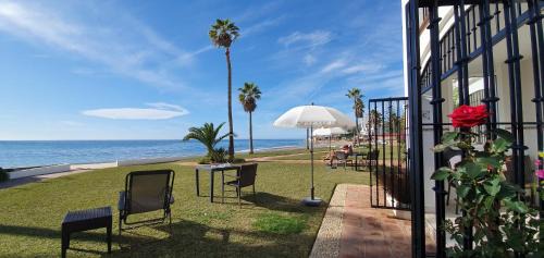 Sea Front Beach House Macarena D