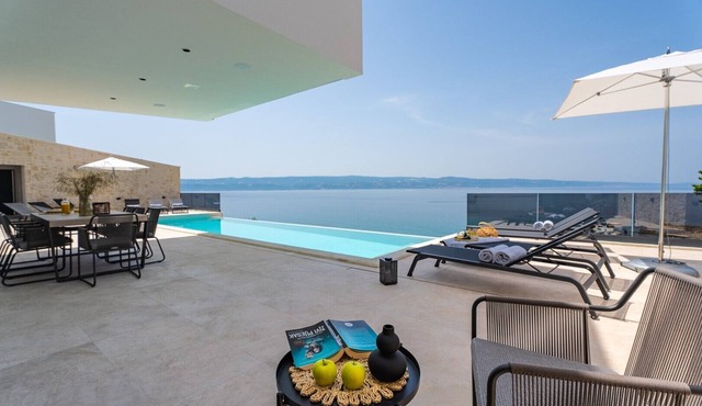 Seafront Villa Kiara with 5 en-suite bedrooms in Omiš