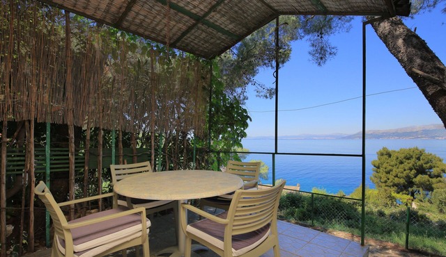 Secluded fisherman's cottage Cove Dučac, Brač (K-24291)