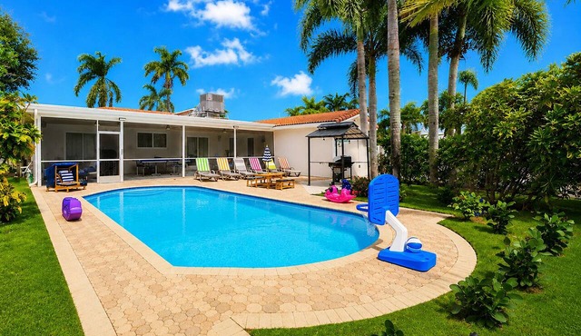 Sensational 5BR Villa Heated Pool near Hard Rock