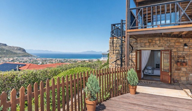 Serene Sea View apartment in Cape Town, perfect for relaxing stays