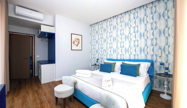 Shabby Chic sea view apartment