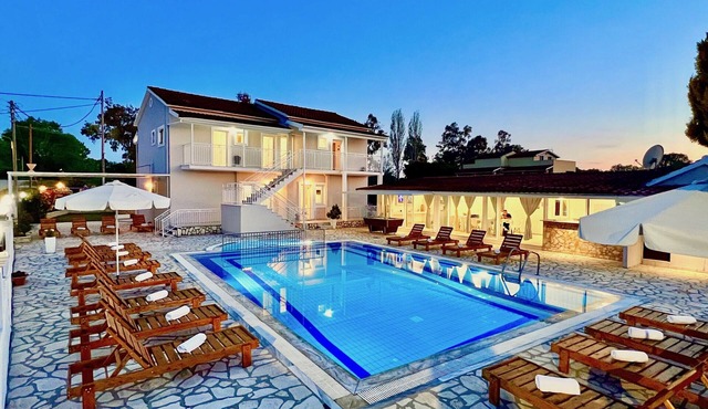 Sidari Beach Villa with private pool
