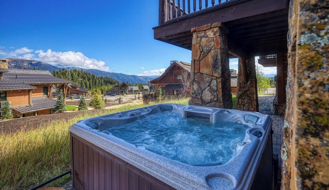 Ski-in/Ski-out Home with Private Hot Tub