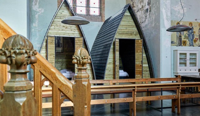 Sleeping in a Church - Bed & Bar Tolomeus