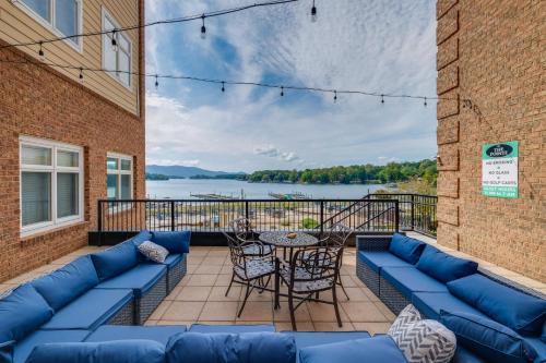 Smith Mtn Lake Retreat: Indoor Pool/Hot Tub Access