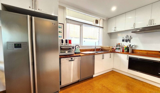 Southland Guesthouse: Quad Room 3 w/Free Parking
