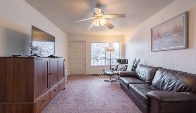 Spacious 2BR House Historic Downtown Roseville