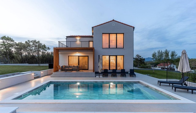 Spacious and relaxing villa with private pool