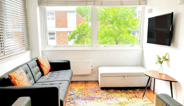 Spacious Central London W1 3-bed/2-bath for 6/Lift/Walk to Soho & West End