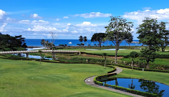 Spacious condo with panoramic ocean and golf views