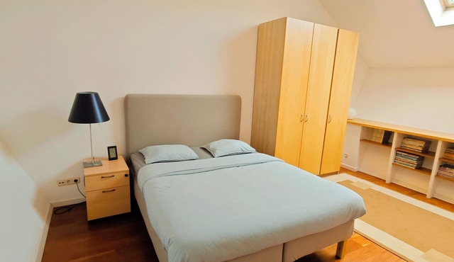 Spacious duplex apartment with terrace, ideally located in the Flagey district