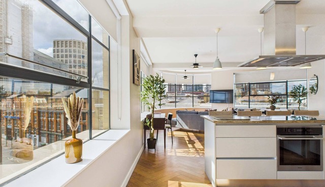 Spacious Four-Bedroom Haven by Tech City