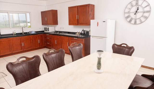 Spacious ideal 3-bedroom Condo in amazing Falmouth Harbour with Pool, Wi Fi, AC
