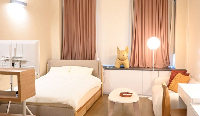 Spacious Loft 2 Queen Beds · Modern Comfort in Gangnam
