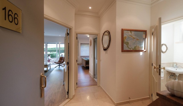 Spacious newly redecorated & refurbished modern Condo with Patio and Garden view