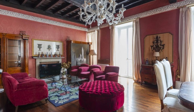 Spanish Steps Luxury Apartment