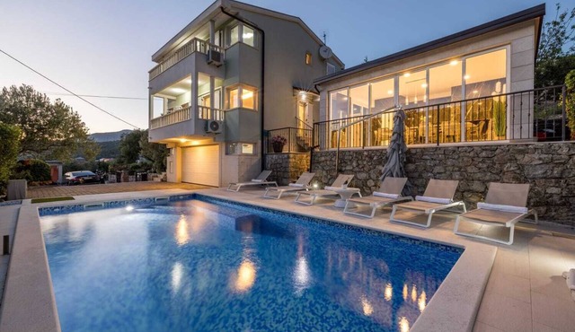 SPECIAL OFFER! Luxury and modern Villa with a private Pool, sauna, near Split