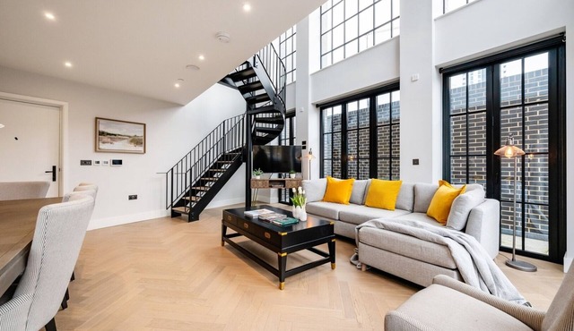 Spectacular Penthouse by Liverpool Street