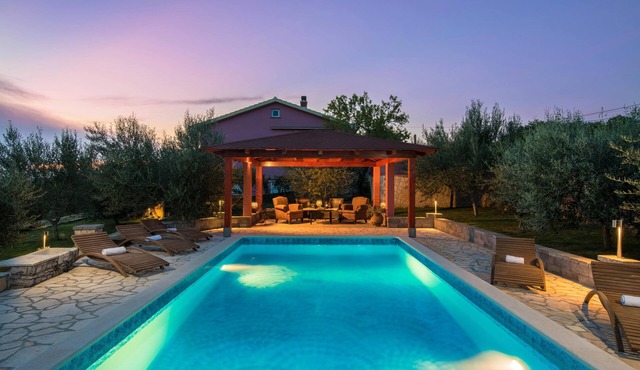 Spectacular view, private pool, near the beach