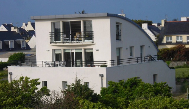 SPLENDID VILLA, SPECTACULAR SEA VIEW. Close to the Beach.
