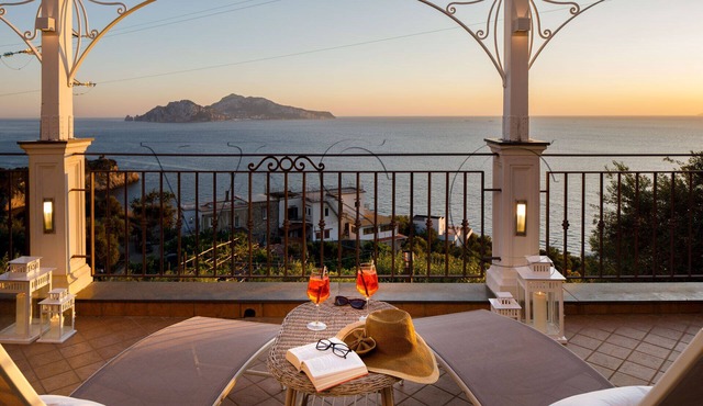 SPLENDORE SU CAPRI - Villa with pool on Sorrentine Peninsula overlooking Capri