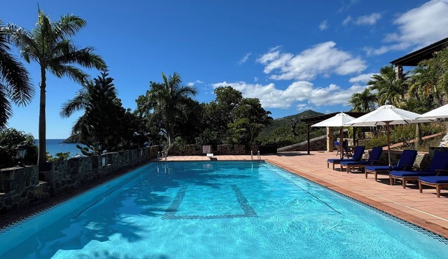St Anne's Point, English Harbour 1.5 acre garden, expansive views, giant pool