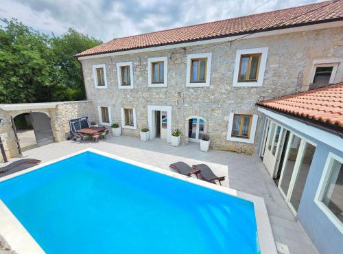 STONE HOUSE with pool