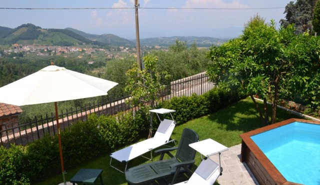 Stonehouse, private pool, fantastic terrace with panoramic views onto the valley, WiFi