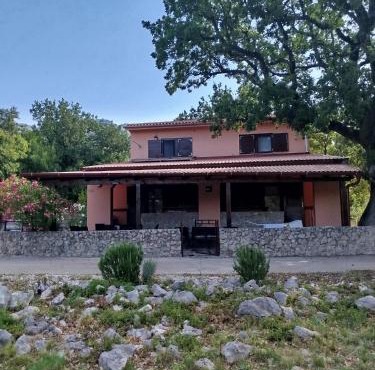 Studio apartman Hrast