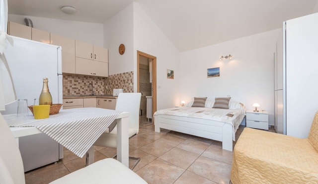 Studio flat near beach Seline, Paklenica (AS-6564-a)