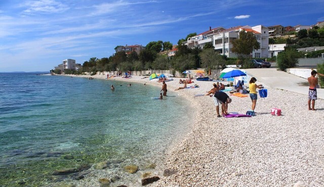 Studio flat near beach Orij, Omiš (AS-2810-b)
