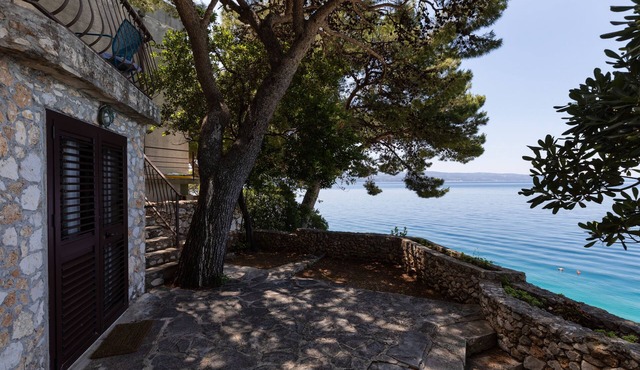 Studio flat near beach Nemira, Omiš (AS-2776-a)