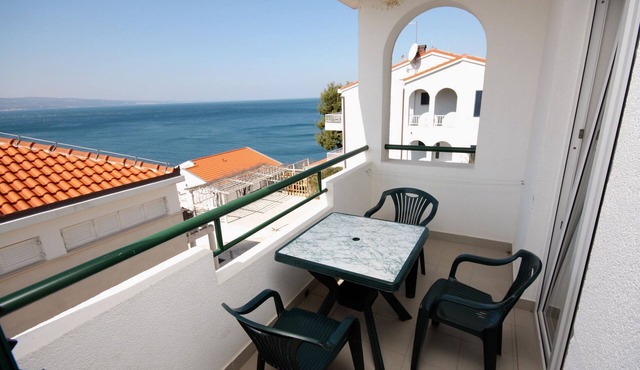 Studio flat with terrace and sea view Balića Rat, Omiš (AS-4868-f)