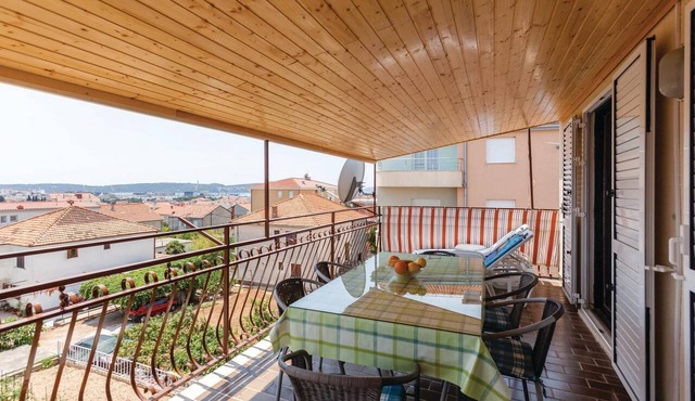 Stunning apartment in Trogir with WiFi