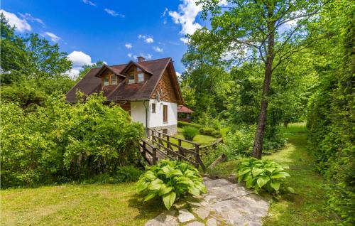 Stunning Home In Blazevci With Wifi