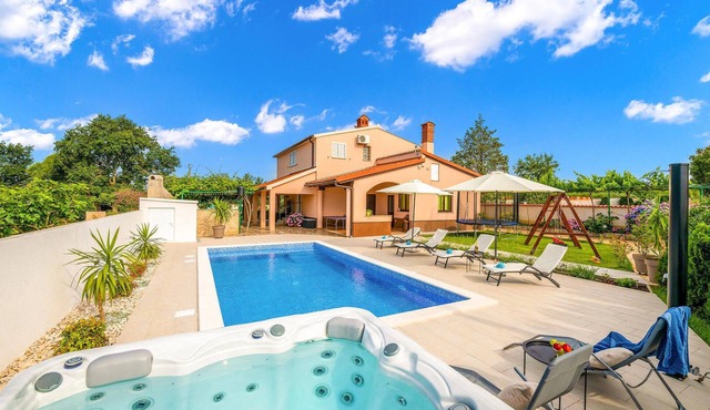 Stunning home in Marcana